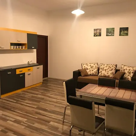 Central City Apartment Apartamento *